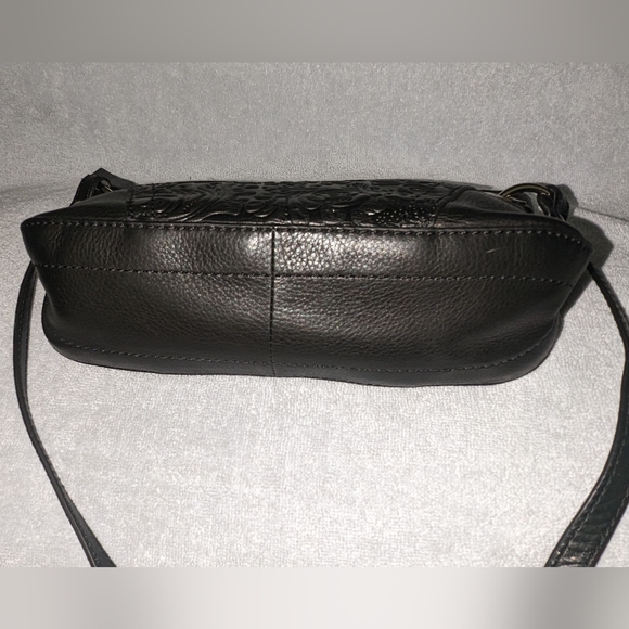 Bruce Makowsky black leather tooled crossbody bag. - Picture 5 of 9